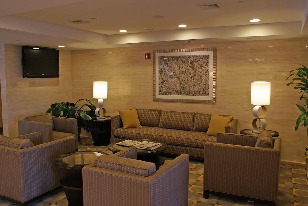Holiday Inn Express Maspeth By Ihg New York City Exterior photo