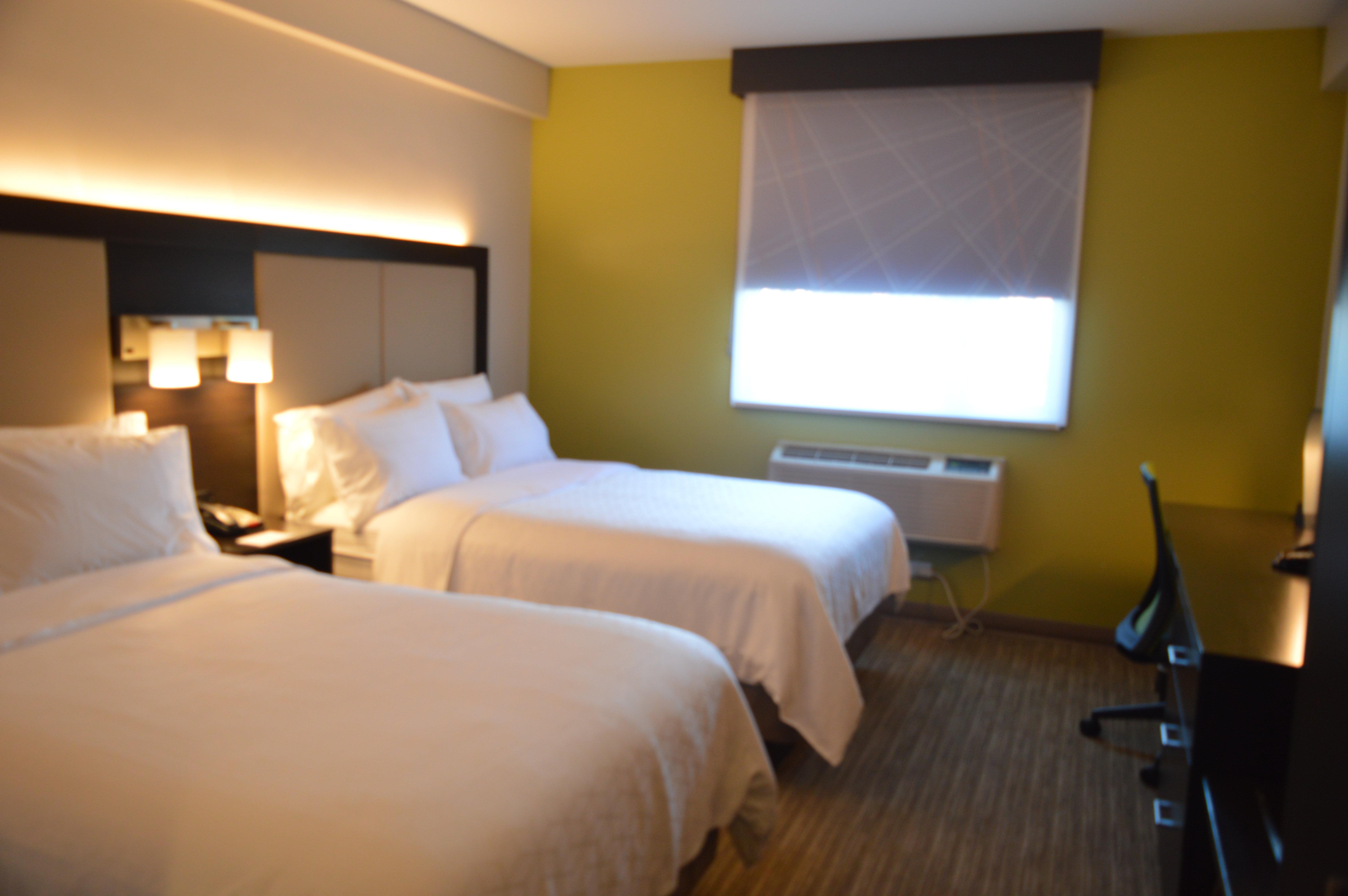Holiday Inn Express Maspeth By Ihg New York City Exterior photo