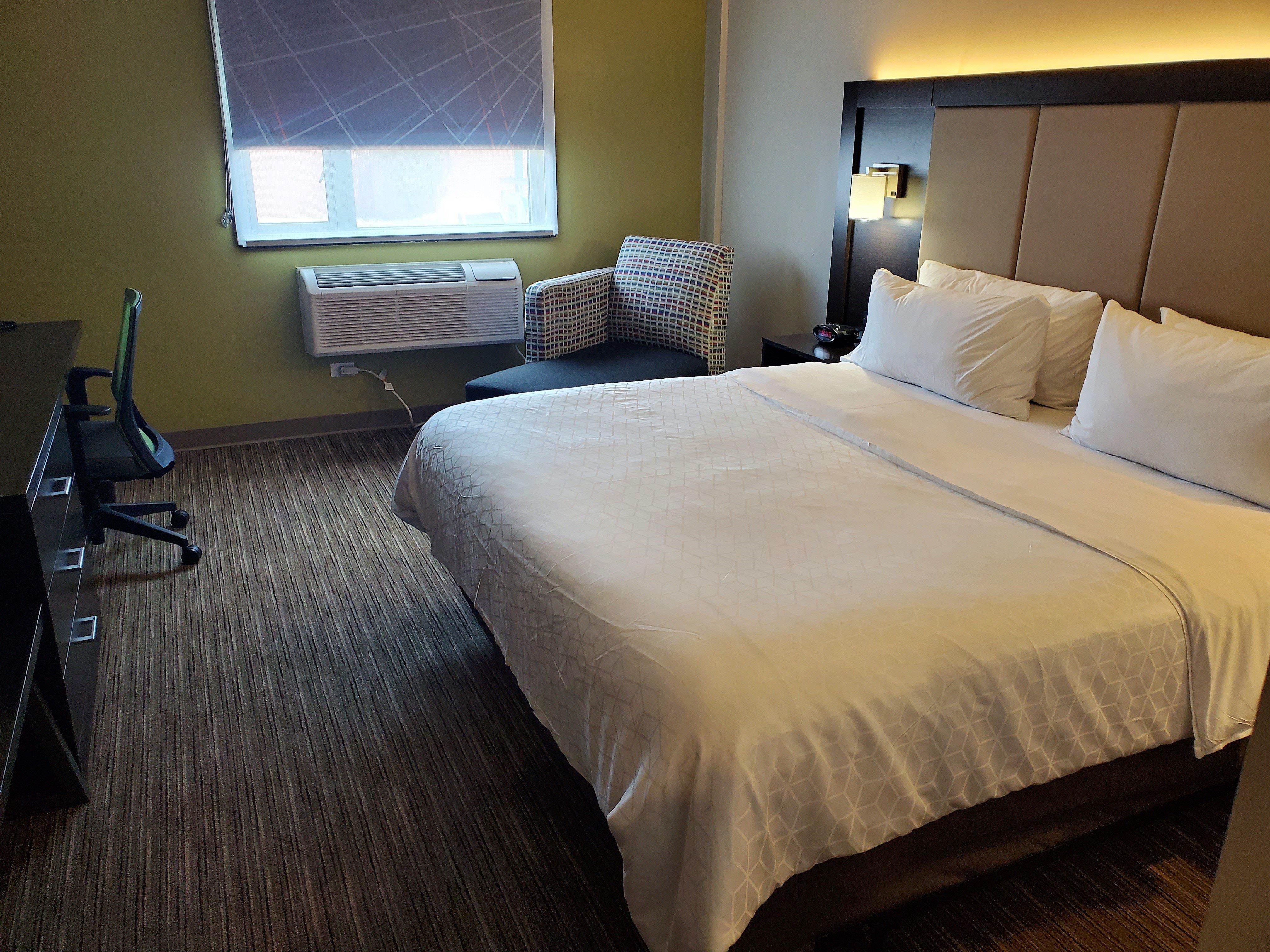 Holiday Inn Express Maspeth By Ihg New York City Exterior photo