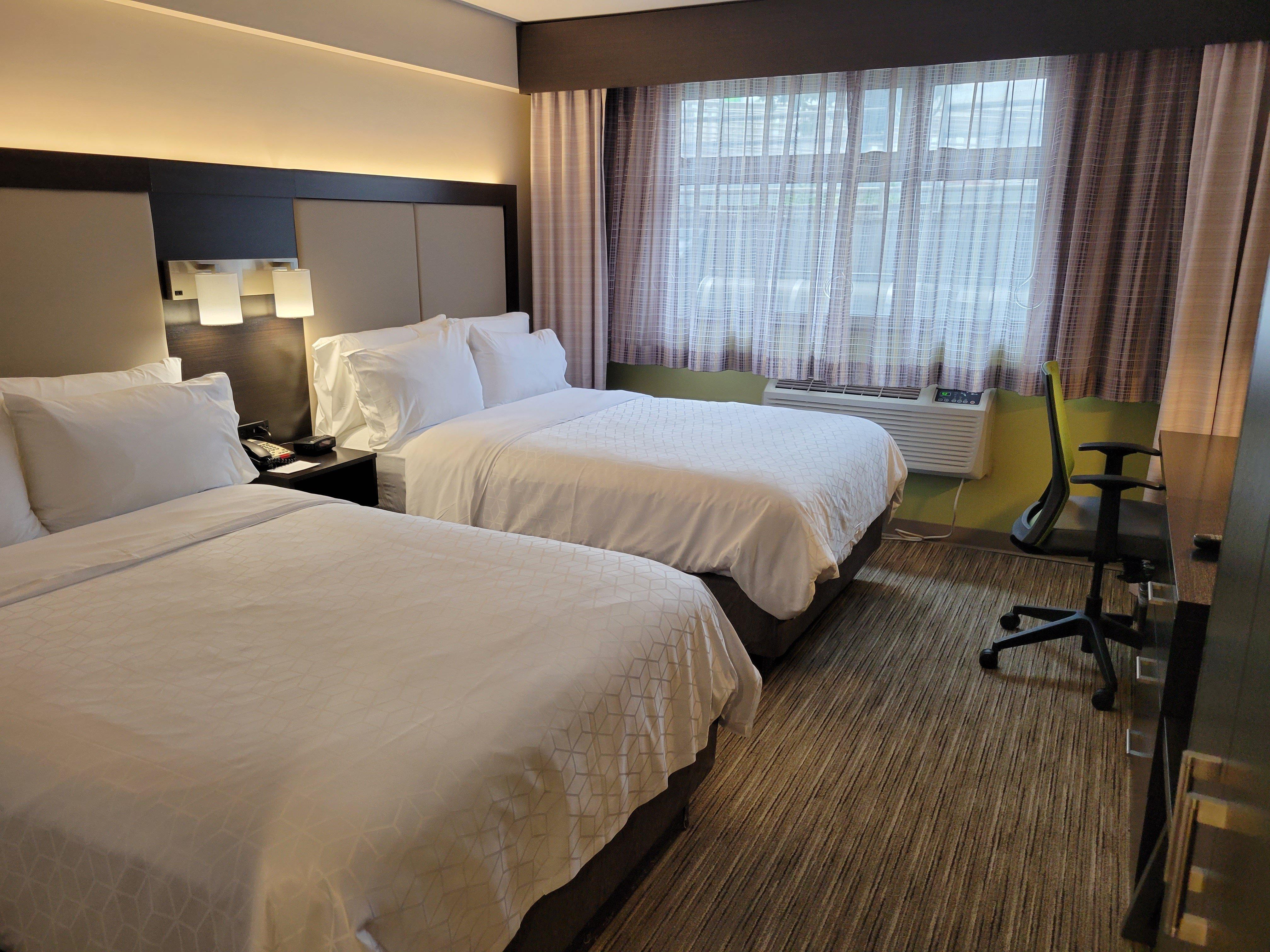 Holiday Inn Express Maspeth By Ihg New York City Exterior photo