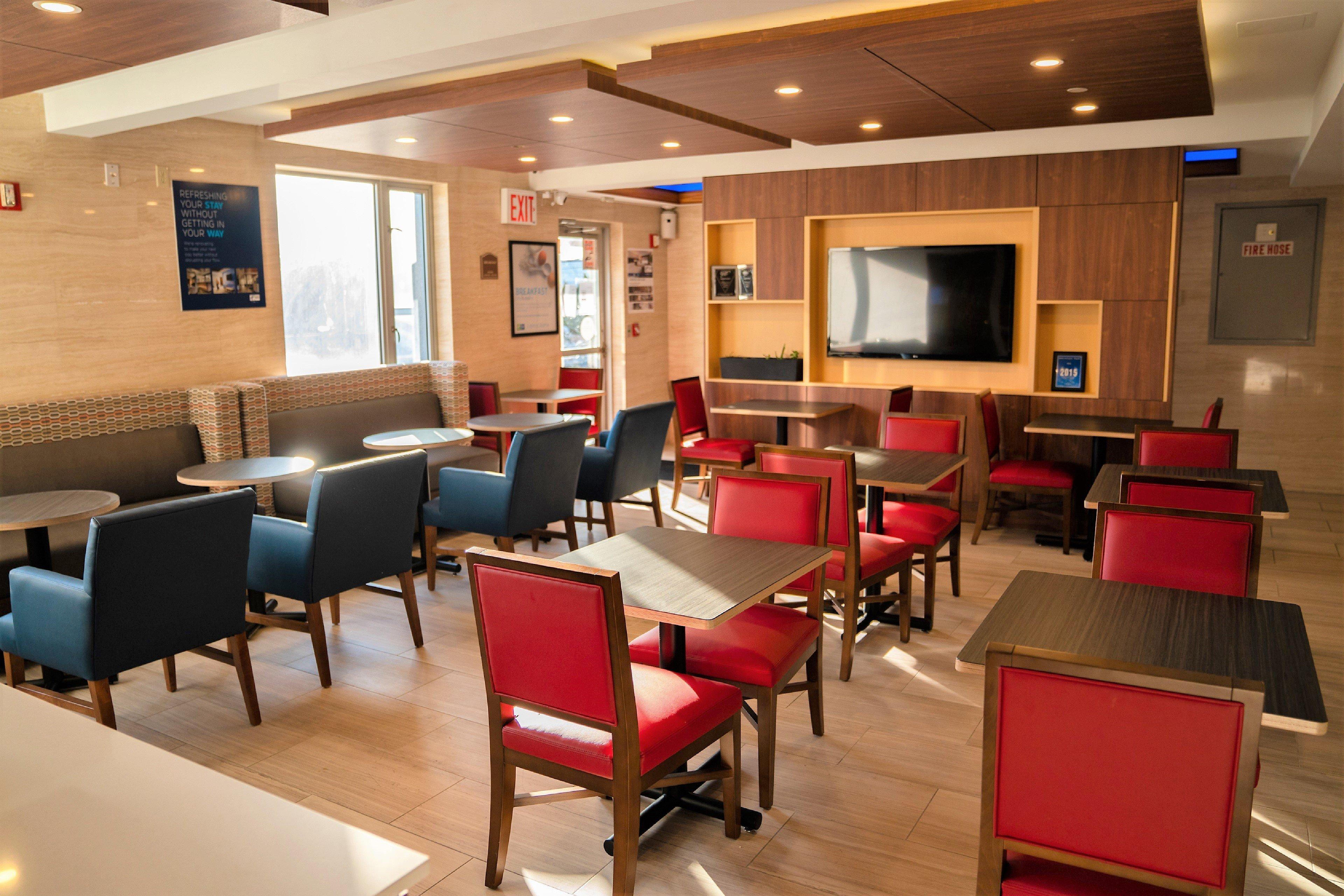 Holiday Inn Express Maspeth By Ihg New York City Exterior photo